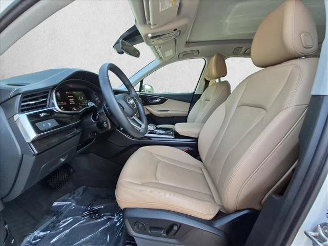 Used 2023 Audi Q7 2.0T Premium w/ Convenience Package AWD/4WD image 17