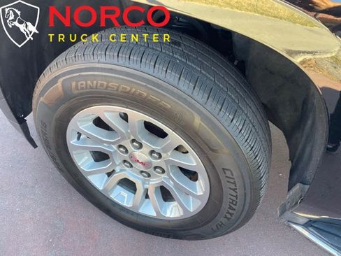 Used 2019 GMC Yukon XL SLT image 18