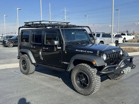 Used 2016 Jeep Wrangler Unlimited Rubicon w/ Connectivity Group image 30