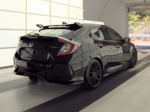 Used 2018 Honda Civic Sport image 4