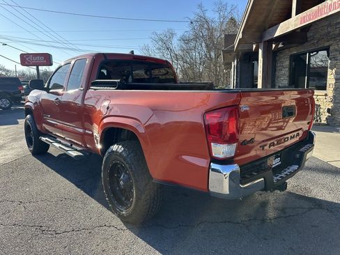 Used 2016 Toyota Tacoma SR5 image 3