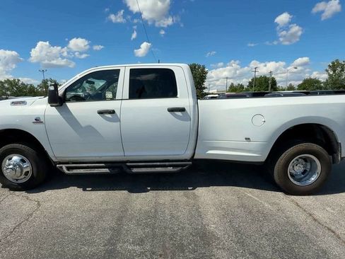 Used 2024 RAM 3500 Tradesman w/ Chrome Appearance Group AWD/4WD image 5