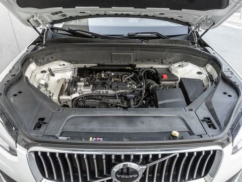 Used 2020 Volvo XC90 T5 Momentum image 16