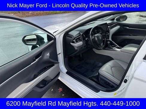 Used 2023 Toyota Camry SE image 9