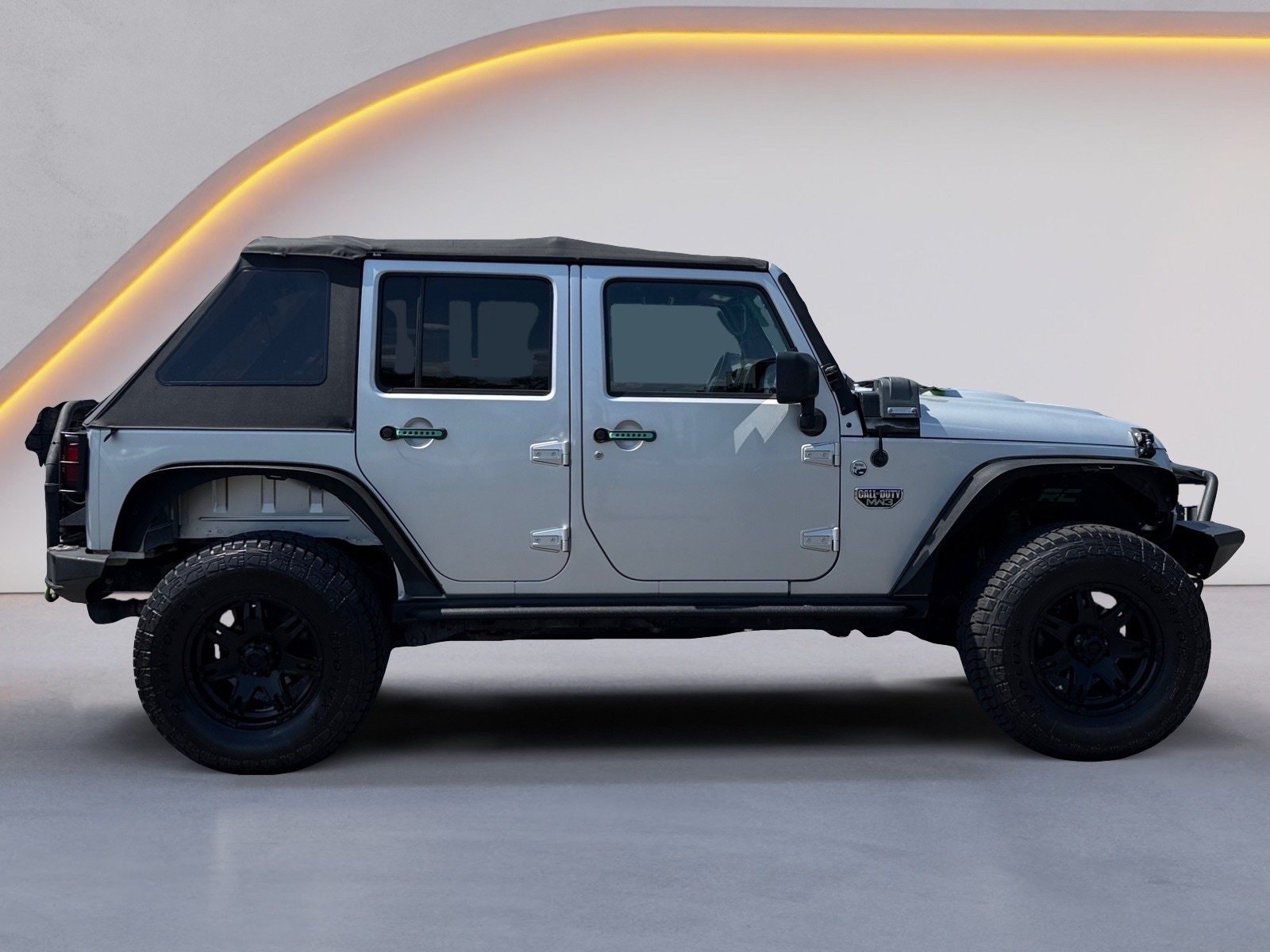 Used 2012 Jeep Wrangler Unlimited Rubicon AWD/4WD image 2