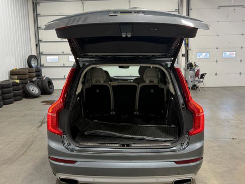 Used 2018 Volvo XC90 T6 Momentum w/ Convenience Package image 18