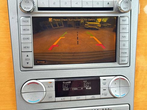 Used 2010 Lincoln Navigator 2WD image 27