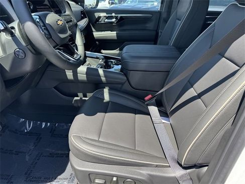 New 2025 Chevrolet Suburban Premier image 11
