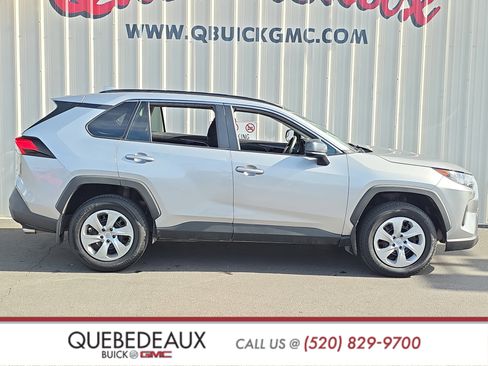 Used 2021 Toyota RAV4 LE w/ Carpet Mat Package (TMS) AWD/4WD image 8
