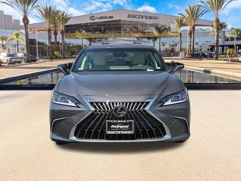 Used 2025 Lexus ES 300h w/ Premium Package FWD image 2