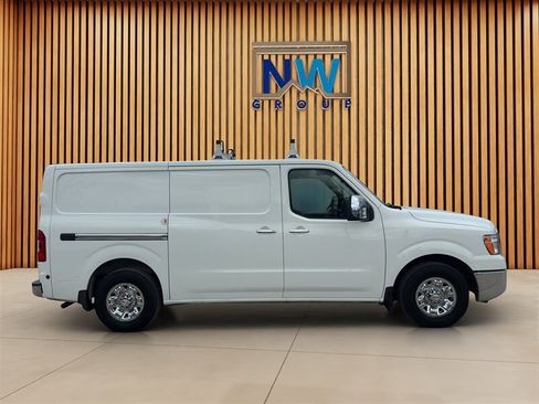 Used 2019 Nissan NV 3500 SL w/ Navigation Package RWD image 45