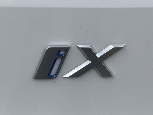 Used 2025 BMW iX xDrive50 image 13