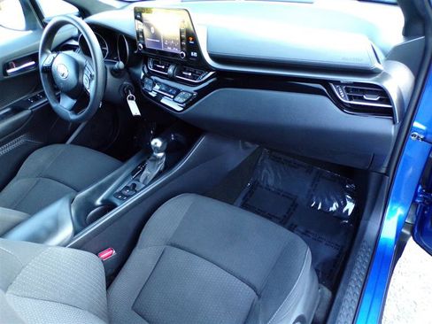 Used 2019 Toyota C-HR LE FWD image 19