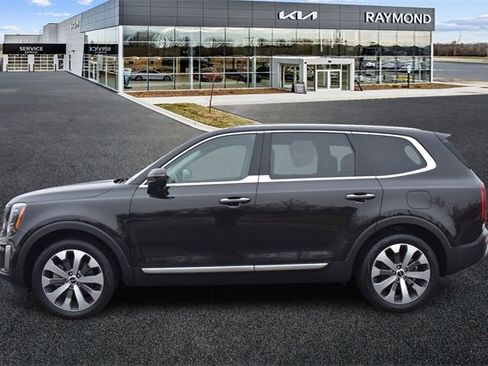 Used 2022 Kia Telluride S image 6