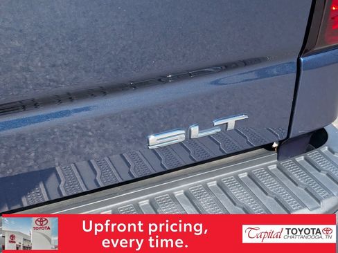 Used 2021 GMC Sierra 1500 SLT w/ SLT Premium Package AWD/4WD image 8