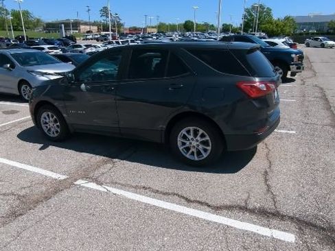 Used 2020 Chevrolet Equinox LS w/ LS Convenience Package image 4