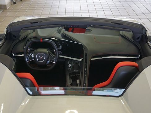 Used 2024 Chevrolet Corvette Stingray Convertible w/ 1LT image 22