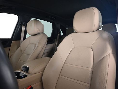 Certified 2023 Porsche Cayenne Platinum Edition AWD/4WD image 5