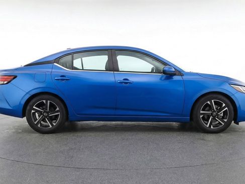 Used 2025 Nissan Sentra SV image 11
