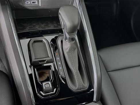 New 2026 GMC Canyon Elevation w/ Convenience Package RWD image 18