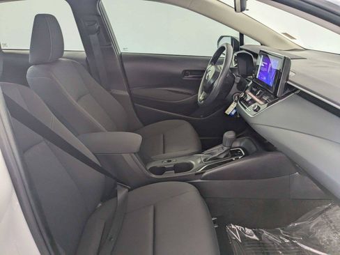 Certified 2025 Toyota Corolla LE FWD image 28