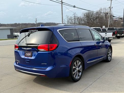 Used 2019 Chrysler Pacifica Limited w/ Advanced Safetytec Group image 19