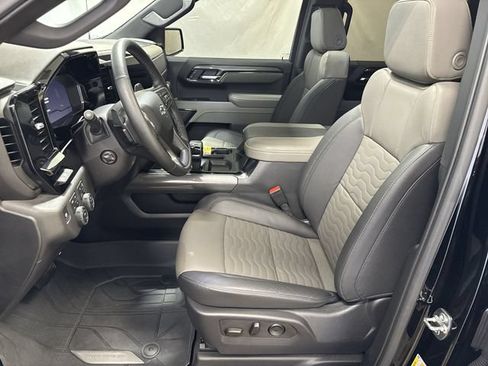 Used 2025 Chevrolet Silverado 1500 ZR2 w/ Technology Package AWD/4WD image 10