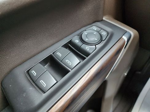 Used 2020 GMC Sierra 1500 SLT image 35