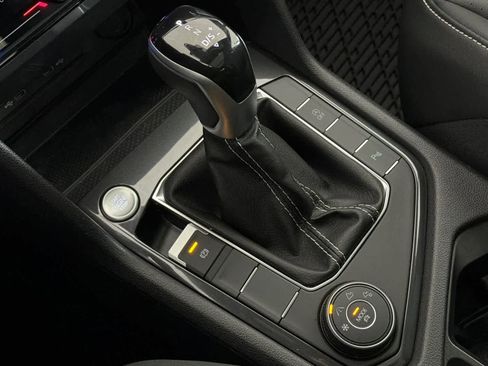 Used 2024 Volkswagen Tiguan SE R-Line image 21