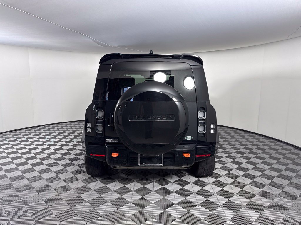 Used 2023 Land Rover Defender 110 X AWD/4WD image 4