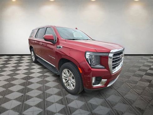 Used 2024 GMC Yukon SLT image 3