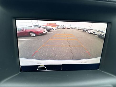 Used 2023 GMC Terrain SLE image 17