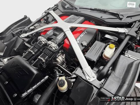 Used 2017 Dodge Viper GTS RWD image 30