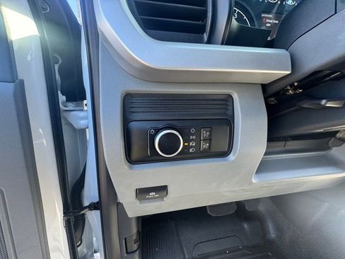 New 2025 Ford F550 4x4 Regular Cab Super Duty image 18