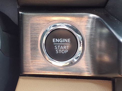 Used 2024 Ford F250 Lariat AWD/4WD image 15