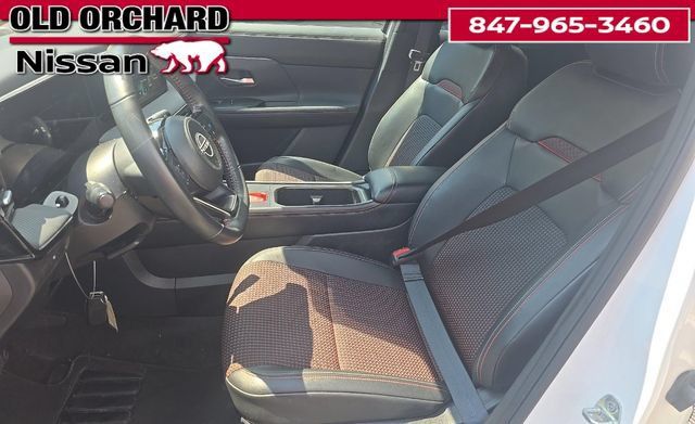 Used 2025 Nissan Kicks SR AWD/4WD image 6