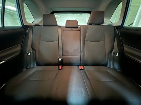 Used 2021 Toyota RAV4 LE image 14