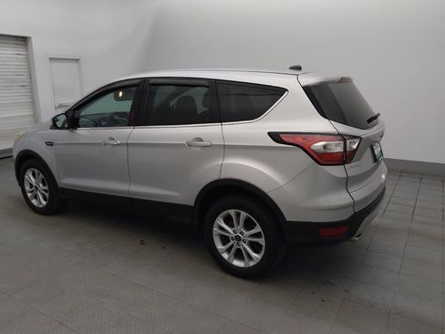 Used 2017 Ford Escape SE image 3