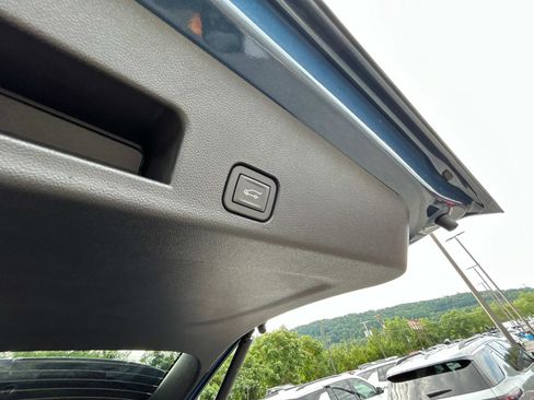 New 2026 Chevrolet Traverse RS w/ LPO, Floor Liner Package FWD image 19