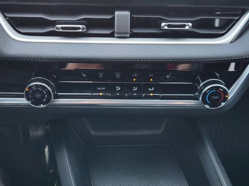 New 2026 Chevrolet Equinox LT w/ LPO, Floor Liner Package image 20