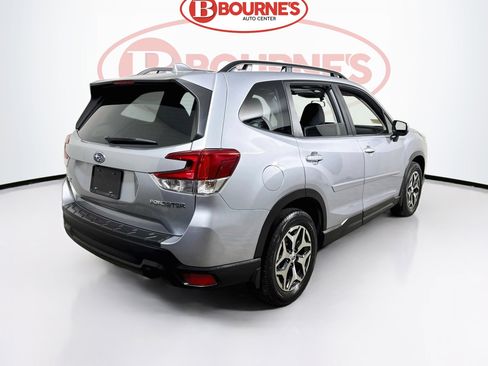 Used 2023 Subaru Forester Premium AWD/4WD image 10