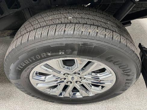 Used 2025 Ford F150 Lariat w/ Equipment Group 502A High AWD/4WD image 16