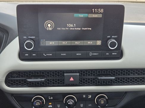 Used 2024 Honda HR-V LX image 17