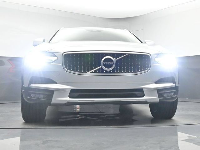 Used 2018 Volvo V90 T5 Cross Country w/ Plus Package AWD/4WD image 35