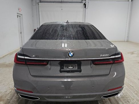 Used 2022 BMW 740i xDrive w/ Premium Package AWD/4WD image 2