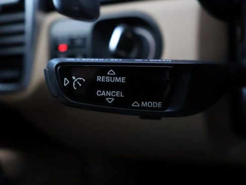 Used 2020 Porsche Cayenne image 39