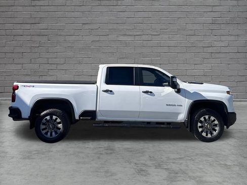 Used 2024 Chevrolet Silverado 2500 Custom w/ Custom Convenience Package AWD/4WD image 8