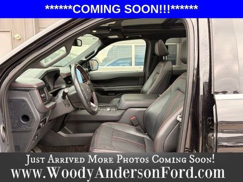 Used 2023 Ford Expedition Limited image 9