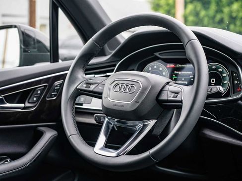 Used 2023 Audi Q7 2.0T Premium Plus w/ Premium Plus Package AWD/4WD image 14