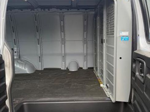 Used 2024 Chevrolet Express 2500 w/ Driver Convenience Package image 13